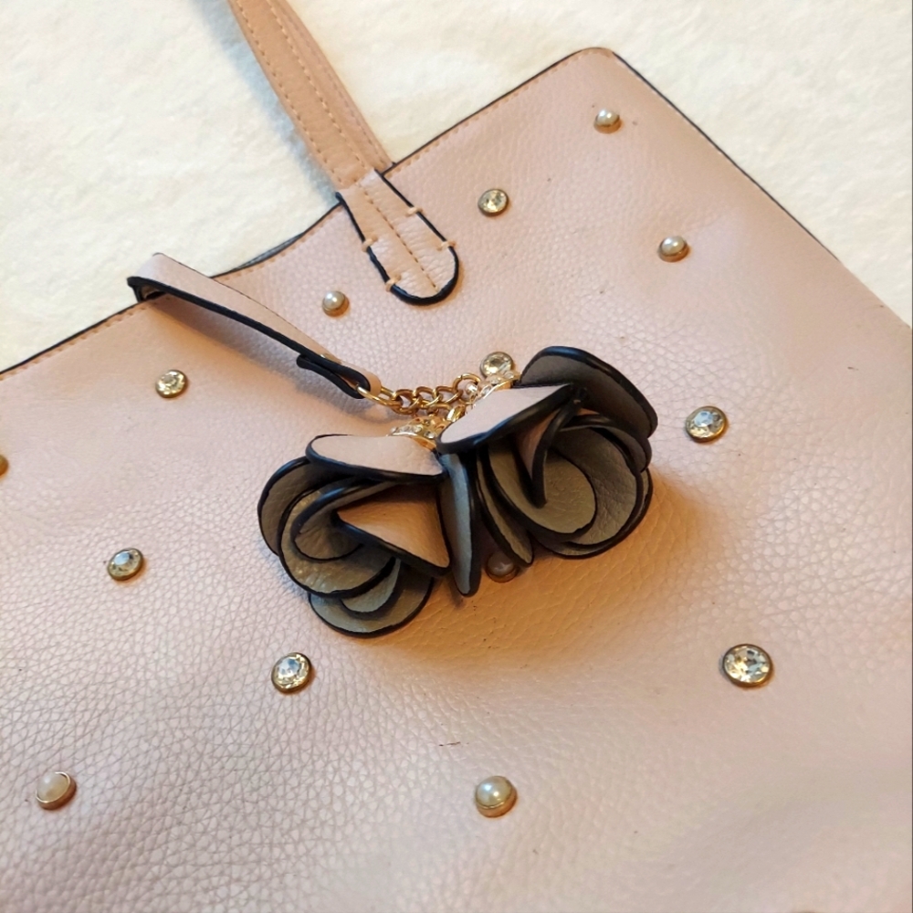 Pink shoulder strap pocket book pearl and sequin front rose petal closure Bag - Picture 5 of 14